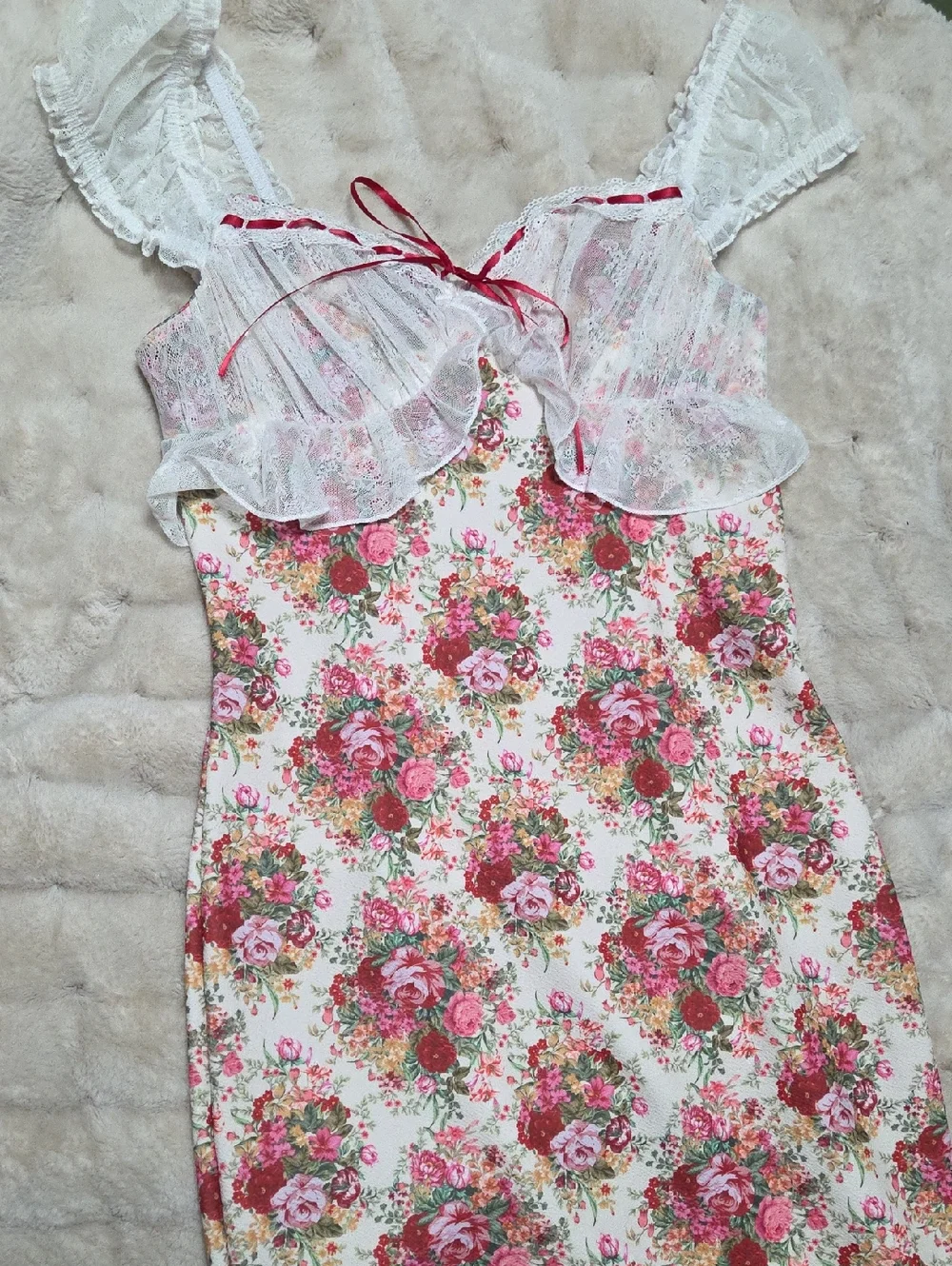 SHEIN White Floral Lace-Trim Midi Dress with Pink & Red Bouquet Print